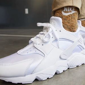 Nike Air Huarache in White, Size: 8